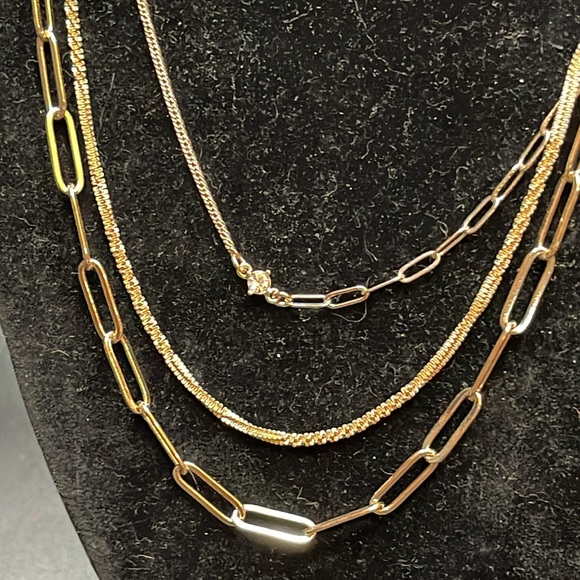 Gold Tone 3 strand Loft  Necklace - Picture 4 of 4